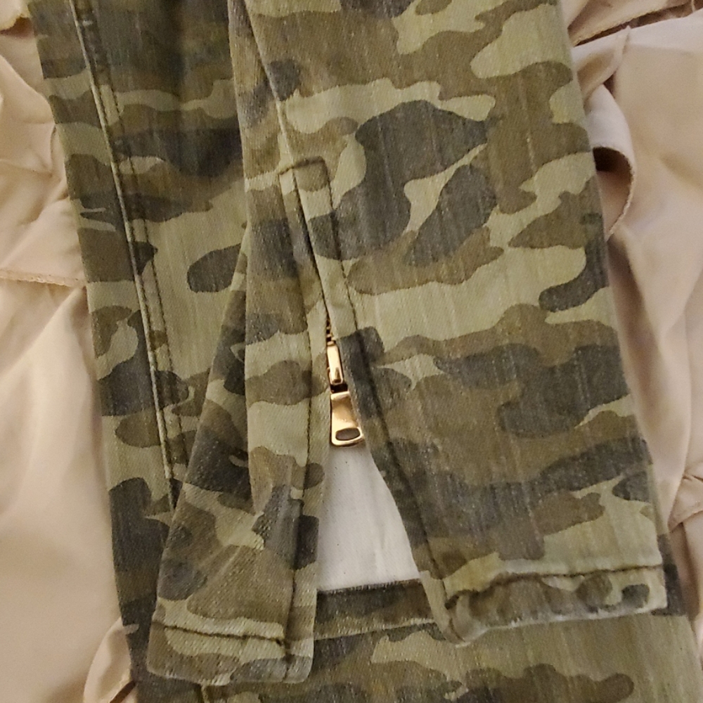 Camo Jean - Picture 3 of 4